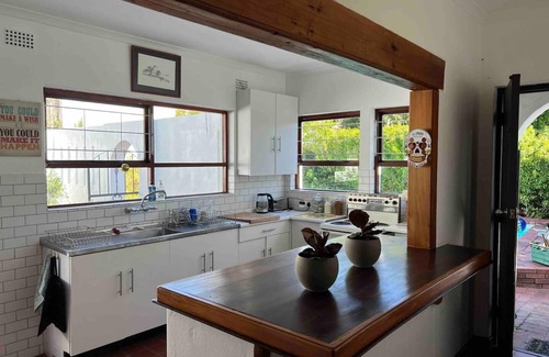 Hout Bay House | Family Home with pool, Sleeps 6 and Pet Friendly