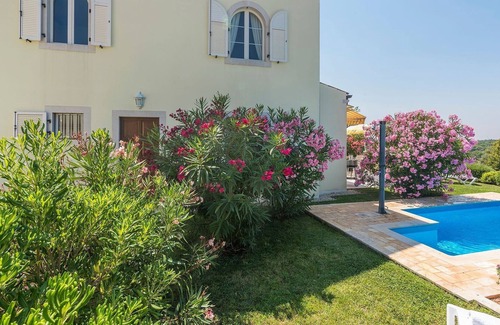 Cervar Cottage | Family house in a peaceful location, with private pool and BBQ in garden