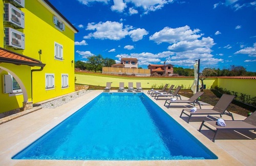 Musalez Villa | Family house Villa Gialla with private pool