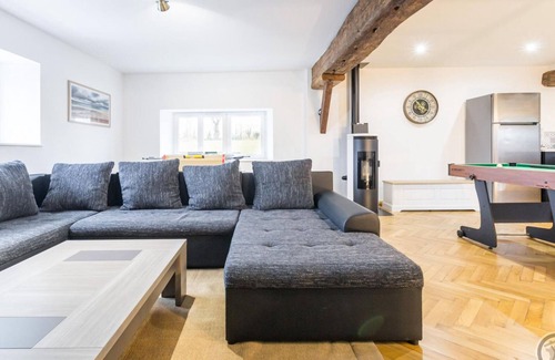 Plomb Cottage | Family house with terrace and countryside view