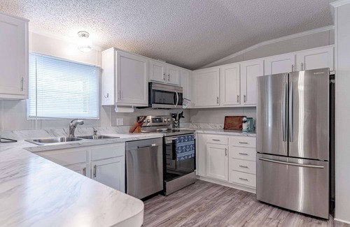 Falls of Rough House | Family Lake Cabin @ Rough River W/Deck & Driveway