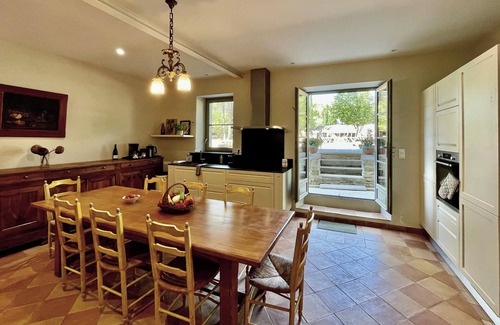 Cesseras House | Family mansion with large swimming pool and air-conditionned bedrooms