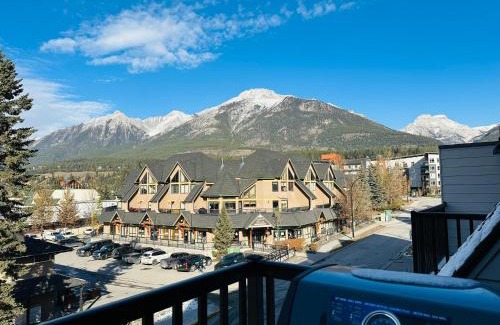Canmore Apartment | Family Mountain Escape - Three Townhouses in One