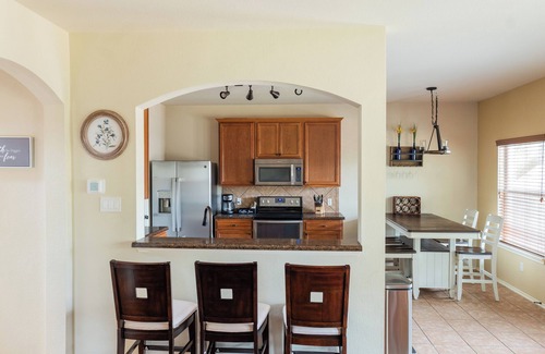 Hutto House | Family-Pet Friendly Grill & Fire Pit By Kalahari