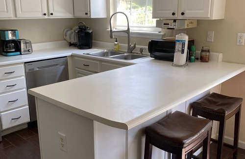 Silver Lake House | Family & Pet-Friendly, Near Beaches + Restaurants, 2BR, 2BA