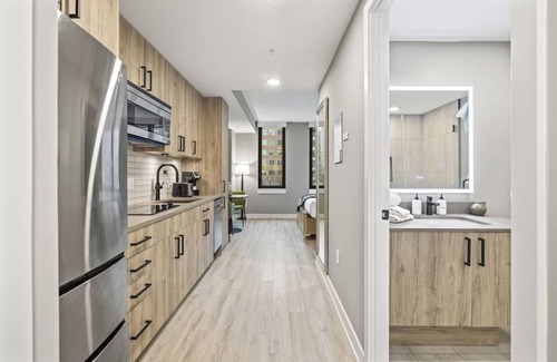 Navy Yard Hotel | Family & Pet Friendly Getaway | 4 Units | Near Top Attractions & Landmarks