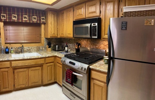 Sugarloaf Cabin | Family & Pet Friendly with a new Spa!