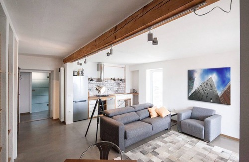 Malcesine Villa | Family residence: 4 apartments and large communal area, pool and garden