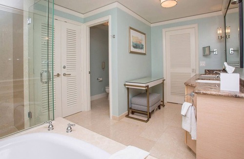 Key Biscayne House | FAMILY RESIDENCE at The Ritz-Carlton Key Biscayne