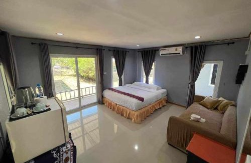 Ranong House | family resort