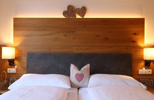 Rauris Cottage | Family room 2-room half board - Hotel Bräu***
