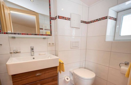 Mittelberg Apartment | Family room, shower, toilet, 2 bedrooms ÜF - Gasthof Alpenblick