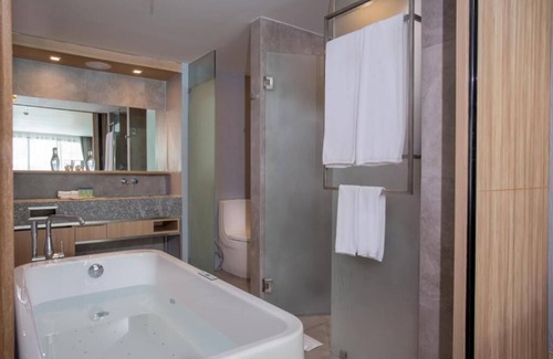 Khuekkhak Resort | Family room with Pool View 2 Adult +2 Children (F5)