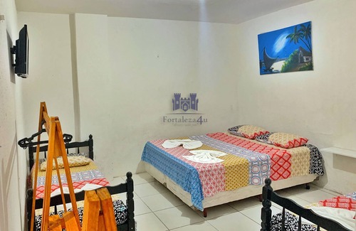 Aldeota House | Family room with private bathroom, Wi-Fi, air conditioning and TV.