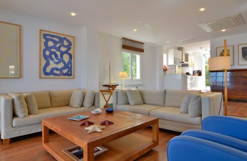 Betlem de Marina Villa | Family Seafront Villa in Belén