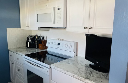 Kiska Beach House | Family-Sized 2BR/BA House-5 Minutes to the Beach! Pets/Dogs Welcomed!