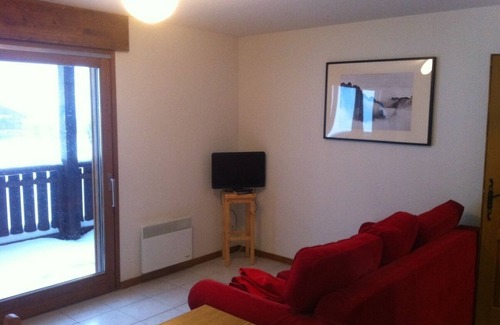 Le Praz de Lys Apartment | Family Ski Apartment With 'Ski In Ski Out'