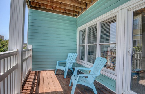 Wilmington Beach Condo | Family Tides Ocean View Condo W/Elevator 1 Block To The Beach.