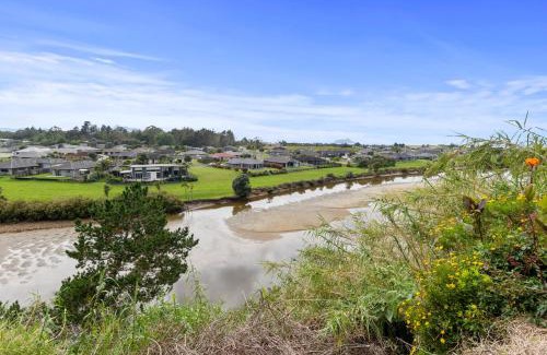 Ruakaka House | Family Tides - Ruakaka Holiday Home