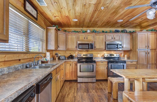 Hemlock Hills Cabin | Family Ties Lodge | Group Cabin w. Decks, 2 Hot Tubs, Game Room +More