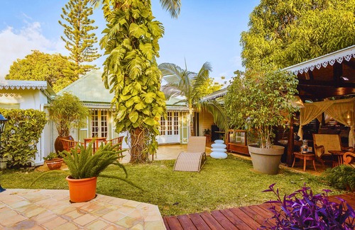Etang Sale Les Bains Villa | Family villa with private pool & jacuzzi -Close to the lagoon, village center