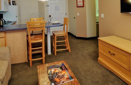 Palo Verde House | Family Vacation! 3 Spacious Units w/Kitchen, Pool, Close to Pima County Public Library