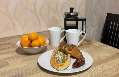 Umm Suqeim 1 Villa | Family villa w/swimming pool, garden oasis, games room, bikes