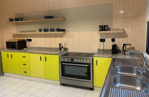 Umm Suqeim 1 Villa | Family villa w/swimming pool, garden oasis, games room, bikes