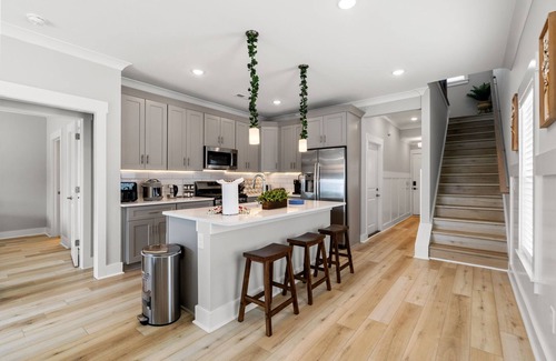 Longs House | Family waterfront retreat-Near golf Beach Barefoot