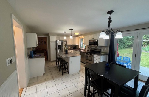 Meredith House | Family Waves with beach on Lake Winnipesaukee!