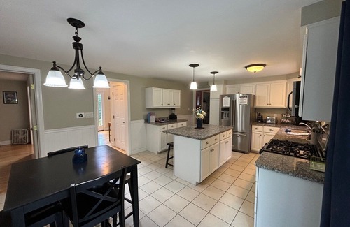 Meredith House | Family Waves with beach on Lake Winnipesaukee!