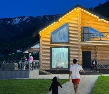Besqaynar Ski Chalet | FamilyHouseTabagan гостевой дом,коттедж в горах для компании с террасой и баней
