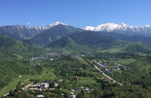 Besqaynar Ski Chalet | FamilyHouseTabagan гостевой дом,коттедж в горах для компании с террасой и баней