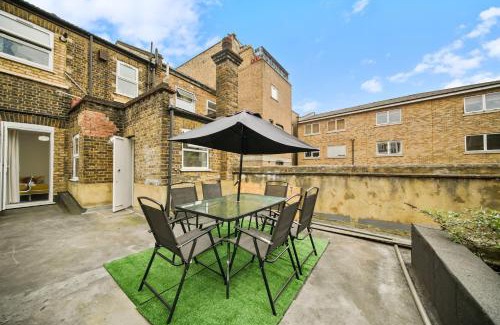 Weavers Apartment | Famous Brick Lane - 1 Bed London Flat with Large Patio - Perfect for long stays