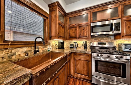 Al Tahoe House | Famous Cabin - Hot Tub, Walk to Lake, Pets