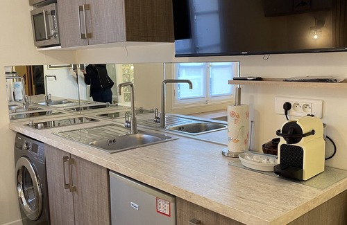 California - Pezou Apartment | Famous Croisette first line Beach studio