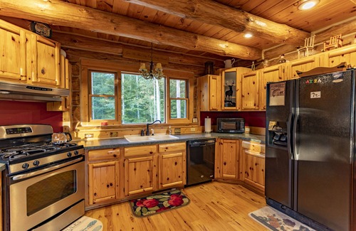 Luther House | Famous Edgetts Lodge on Pine River Sleeps 30 in Luxury