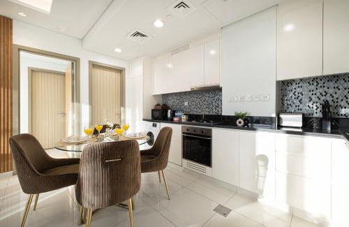 Downtown Dubai Apartment | Famous Infinity Pool 64th floor near Burj Khalifa