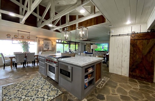 Cashiers House | Famous Whiteside Mountain View - Hot Tub, Wood Fireplace, Convenient to towns