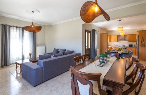 Kefalonia Apartment | Fanis Elegant Argostoli apartment great view