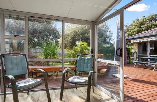 Bowentown House | Fantails Roost - Bowentown Holiday Home