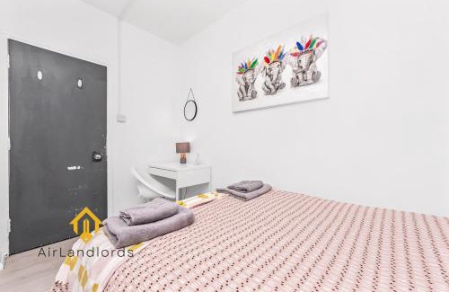 St. Pancras Apartment | Fantastic 4 bedroom apartment in Russell Square