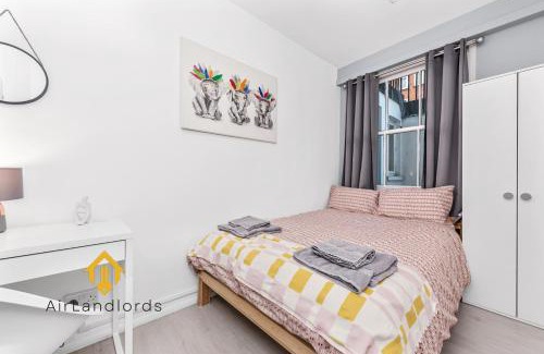 St. Pancras Apartment | Fantastic 4 bedroom apartment in Russell Square