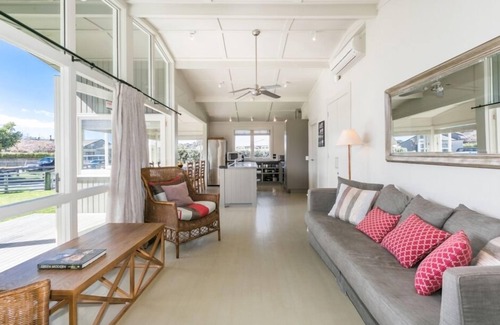 Waimarama House | Fantastic beach house designed for relaxation