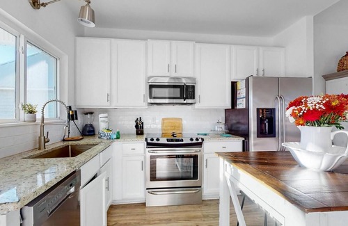 Gulf Shores House | Fantastic Lagoon Views, Steps to the Beach