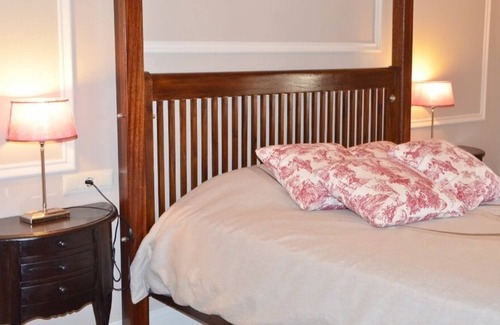 Cornella del Terri Villa | Fantastic large and lovely holiday home situated in the heart of a village