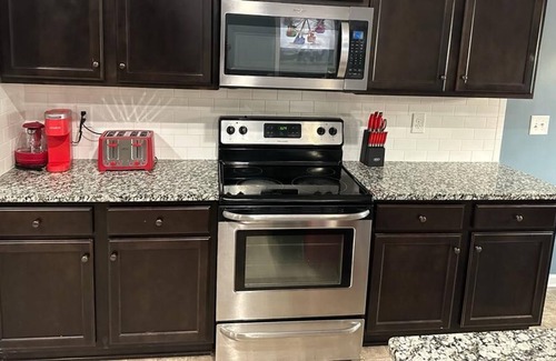 Locust Grove House | Fantastic Locust Grove 5bd/3bath Private Family Home