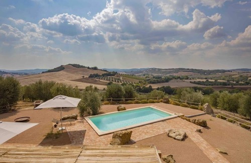 Manciano House | Fantastic property with swimming pool near the sea