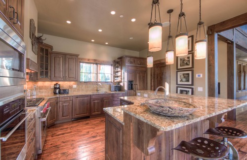 Big Sky House | Fantastic Ski in/Out-Both Resorts!Luxurious Mountain Retreat