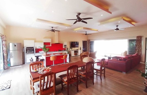 Hin Lek Fai Villa | Fantastic 4-bed pool villa flooded with light and air